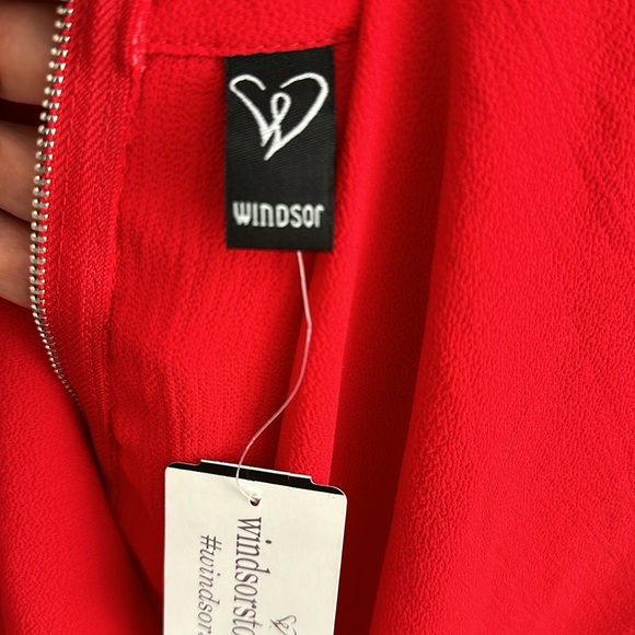 Windsor Deep V Neck Drape Front Choker Detail Crop Top - Picture 3 of 6